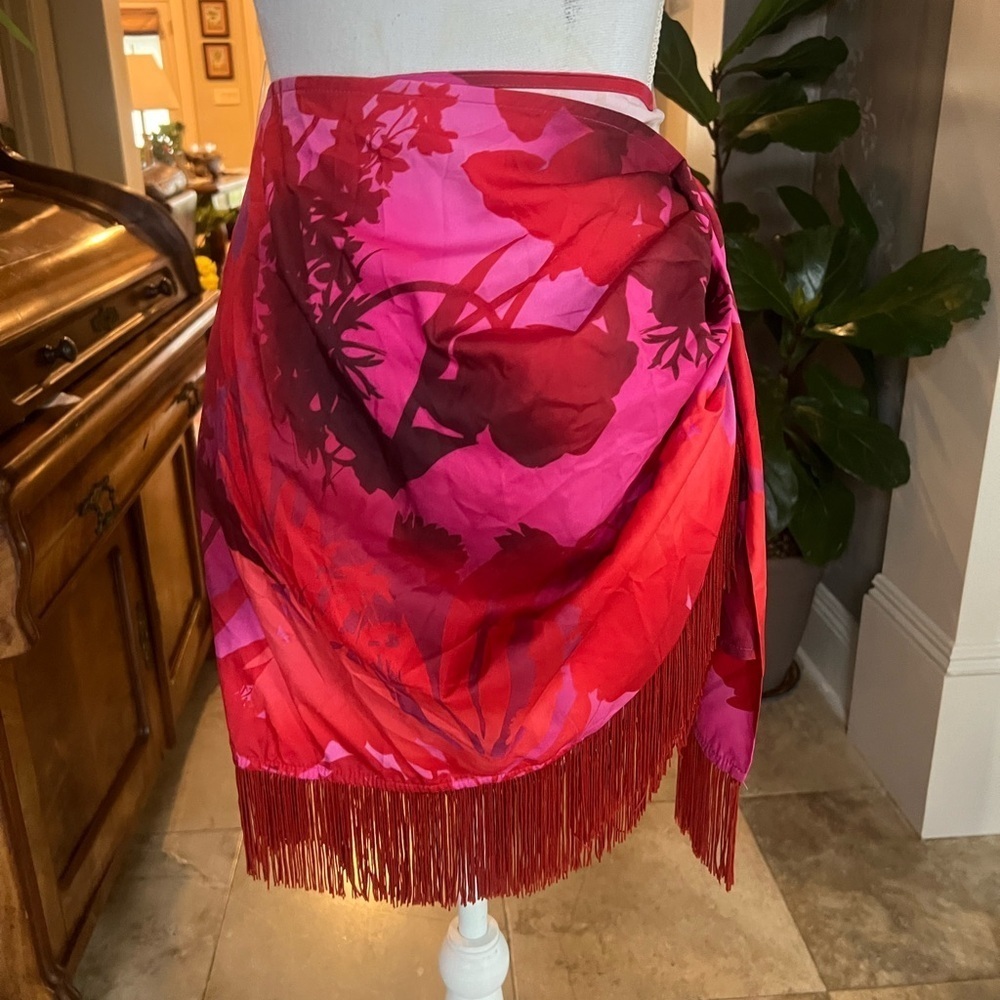 PrettyLittleThing ladies, pink fringe skirt side tie with fringe , NWT size 6 - Picture 6 of 11